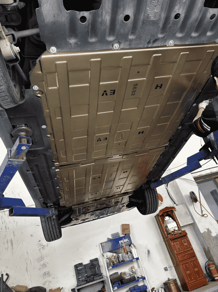 Xevaban.com ở 214 Giải Phóng là đơn vị chuyên cung cấp phụ kiện oto, đồ chơi oto, đồ chơi byd han, phụ kiện byd han, xevaban, 214 giải phóng, giáp gầm byd han, bảo vệ gầm byd han, giáp pin byd han, bảo vệ pin byd han, giáp pin byd han.